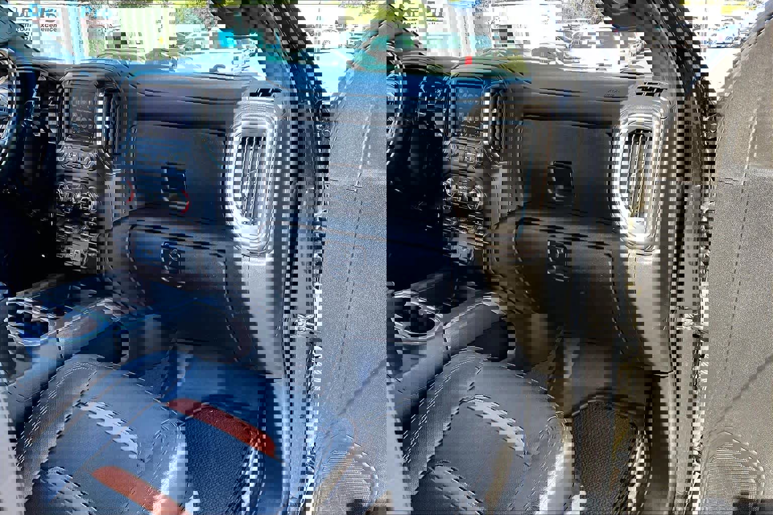 Used 2022 GMC Sierra 2500 AT4 image 18