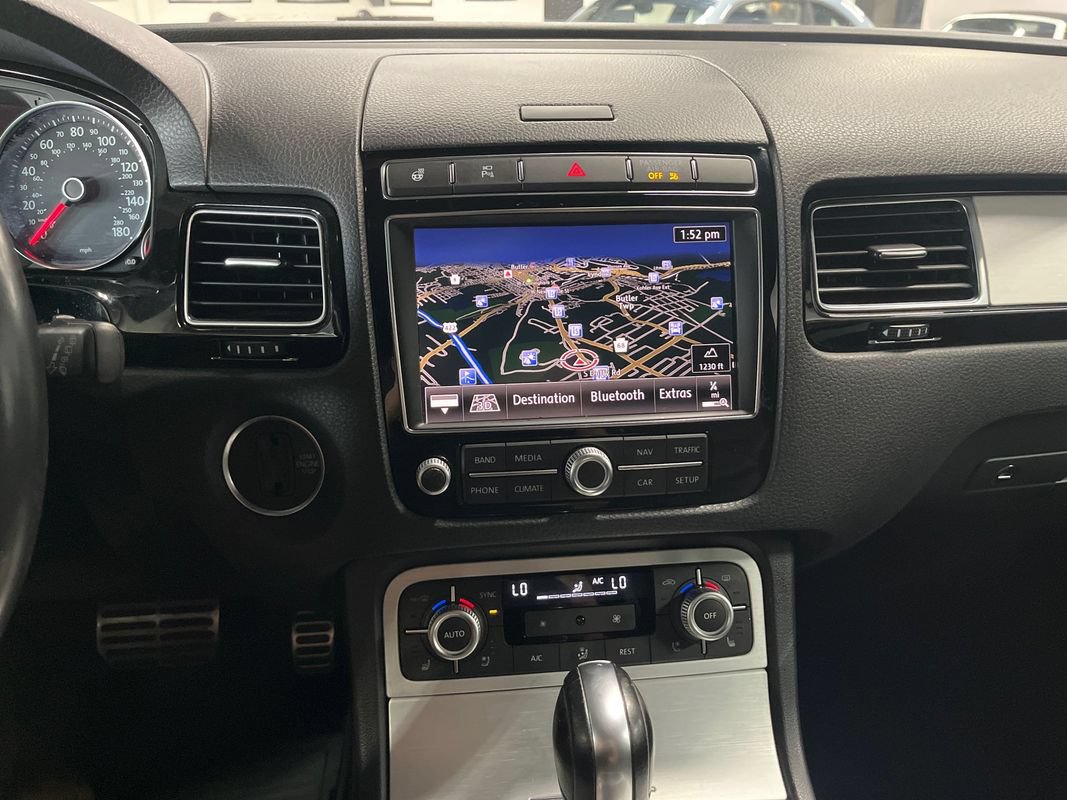 Used 2017 Volkswagen Touareg Wolfsburg Edition AWD/4WD image 42