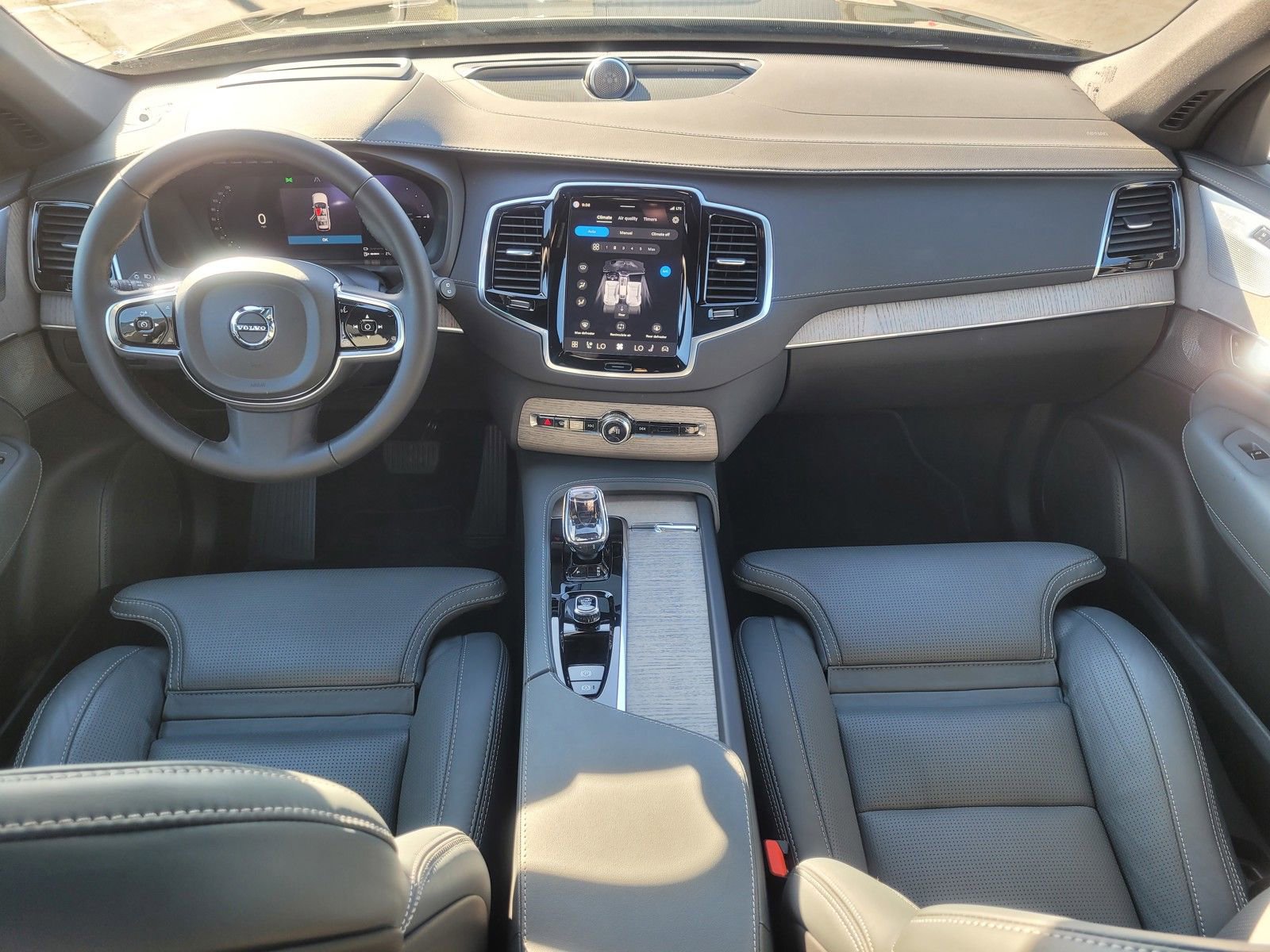 Used 2024 Volvo XC90 T8 Ultimate image 13