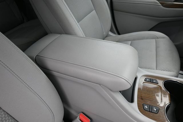 Used 2021 GMC Acadia SLE w/ Driver Convenience Package FWD image 38
