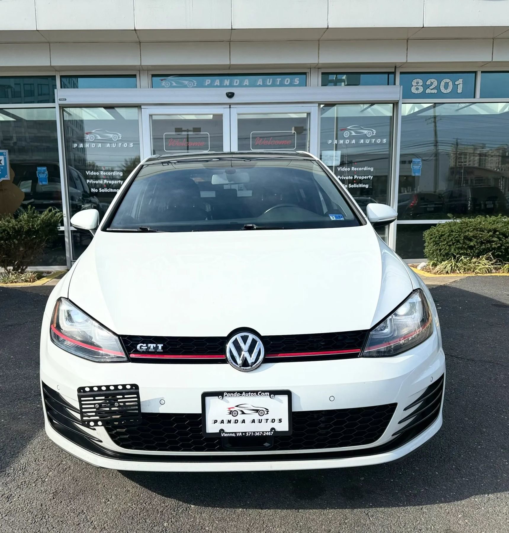 Used 2015 Volkswagen GTI SE image 2