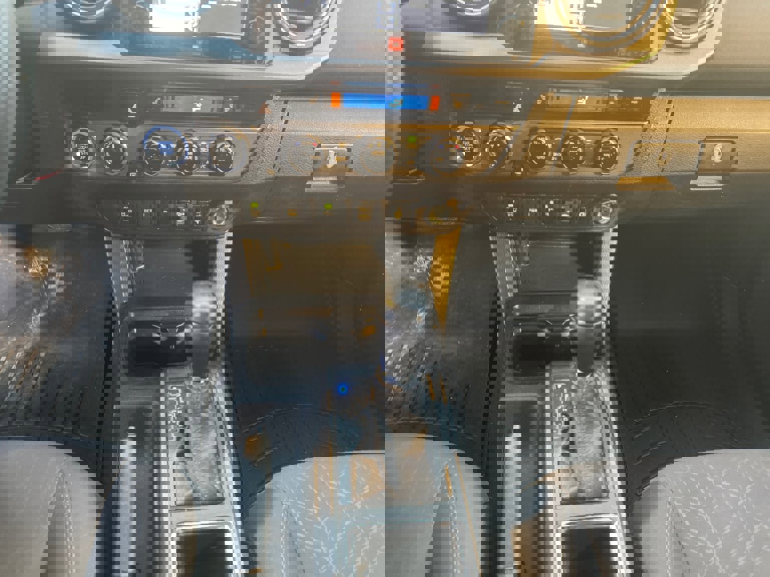 Used 2017 Toyota Tacoma TRD Off-Road image 15