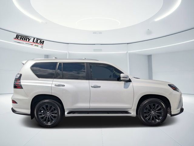 Used 2023 Lexus GX 460 Premium w/ Accessory Package AWD/4WD image 2