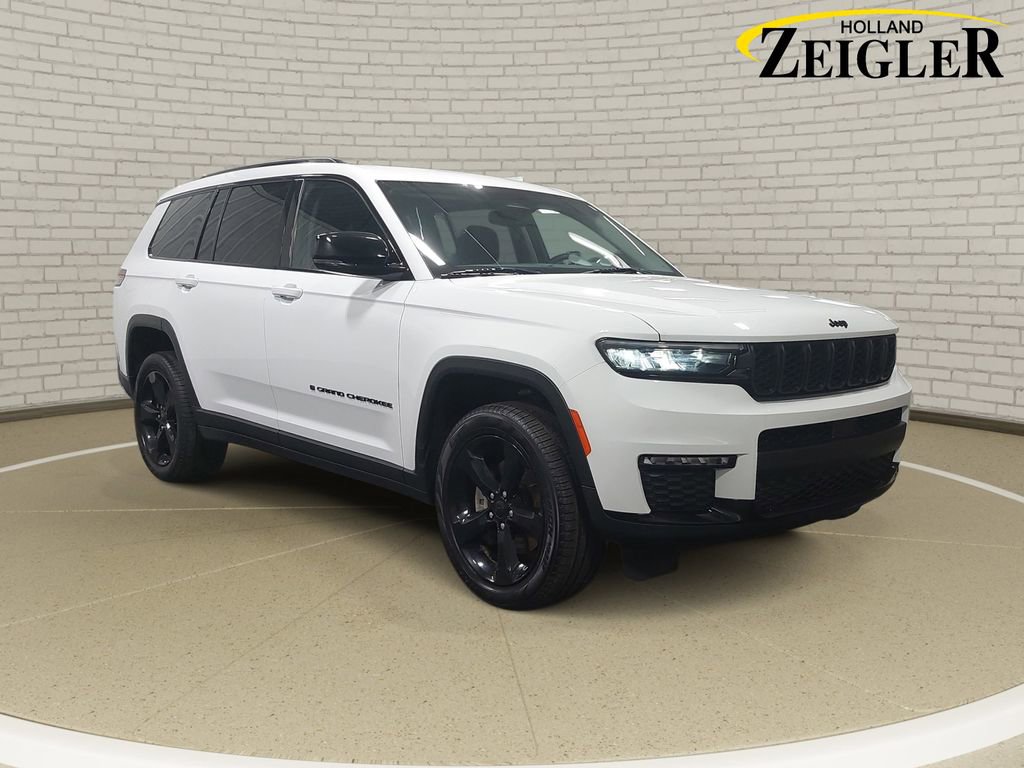 Used 2023 Jeep Grand Cherokee L Limited w/ Black Appearance Package AWD/4WD video 3