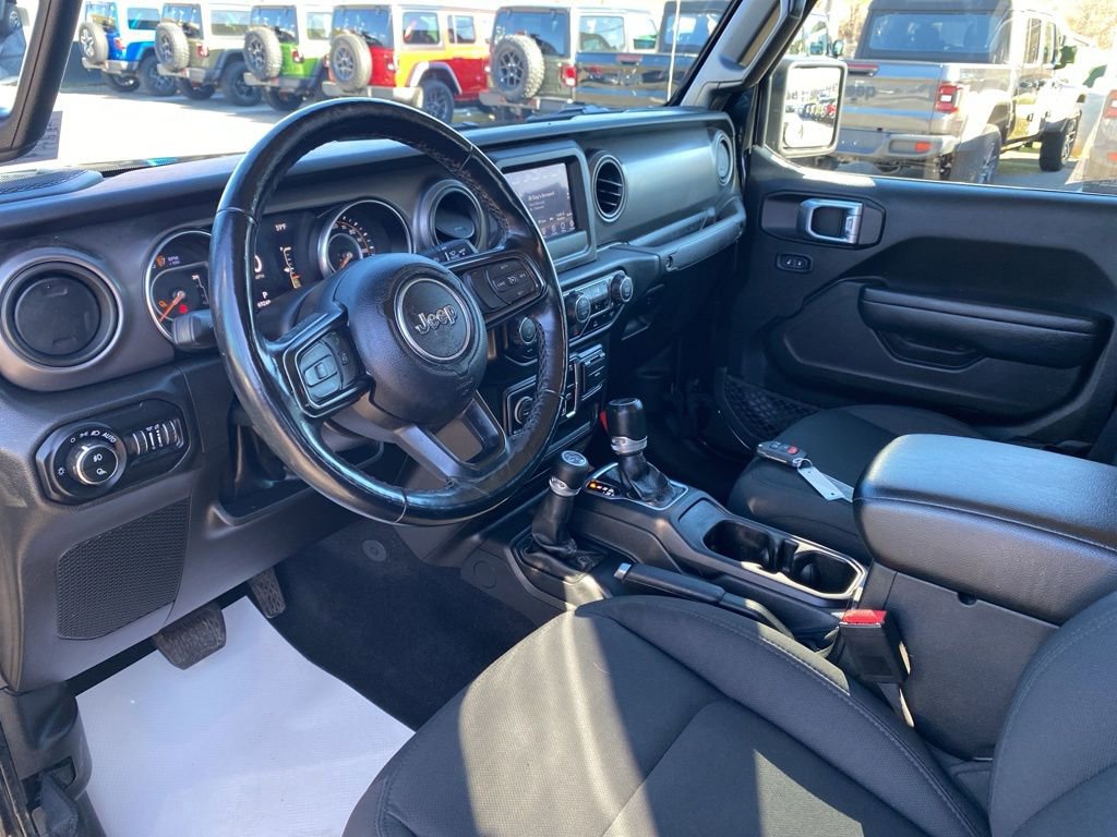 Used 2022 Jeep Gladiator Sport image 18