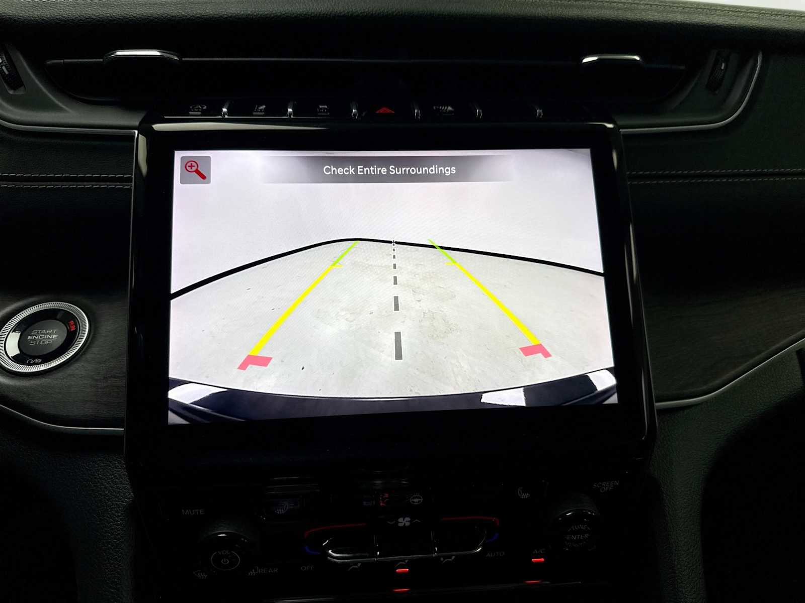 Used 2023 Jeep Grand Cherokee Limited image 28