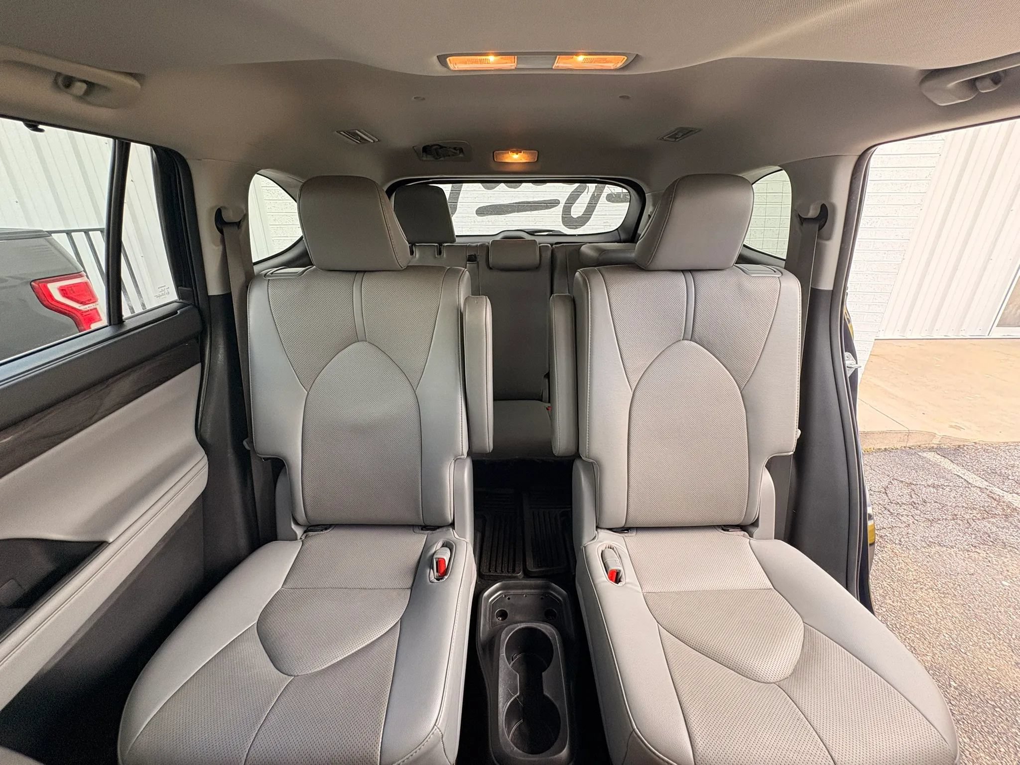 Used 2021 Toyota Highlander Limited AWD/4WD image 25