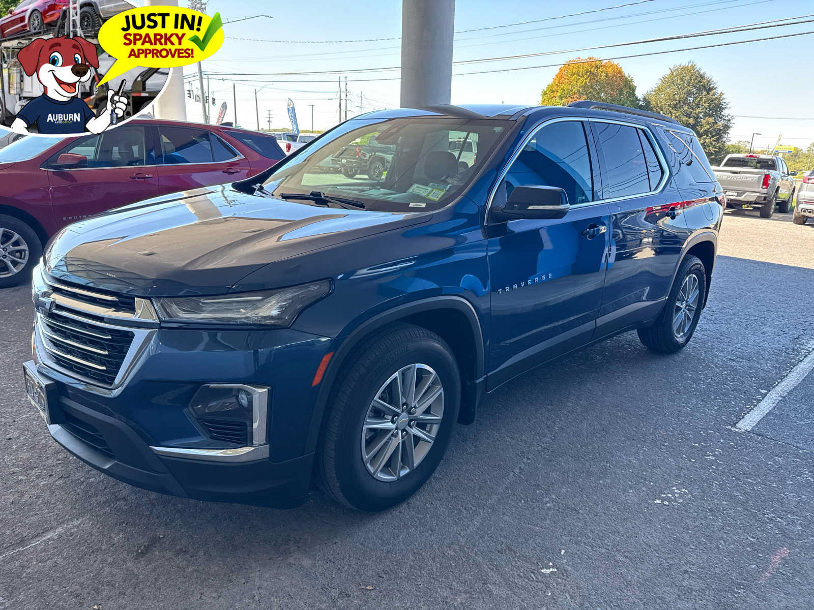 Used 2023 Chevrolet Traverse LT