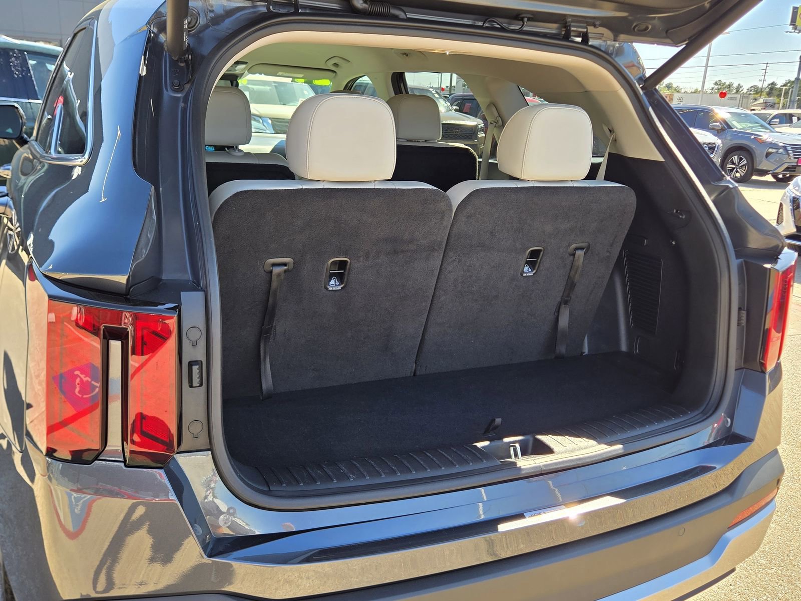 Used 2024 Kia Sorento EX image 19