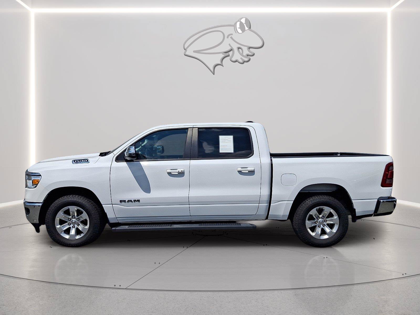 Used 2024 RAM 1500 Laramie AWD/4WD image 2