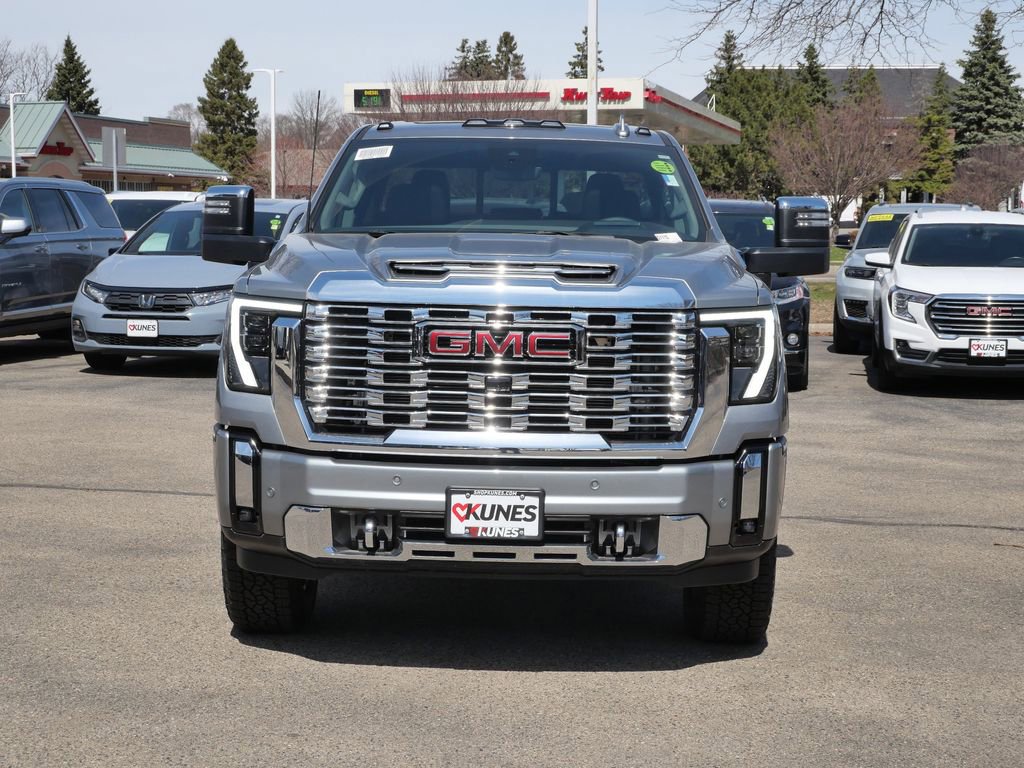 New 2026 GMC Sierra 3500 Denali w/ Denali Reserve Package AWD/4WD image 2