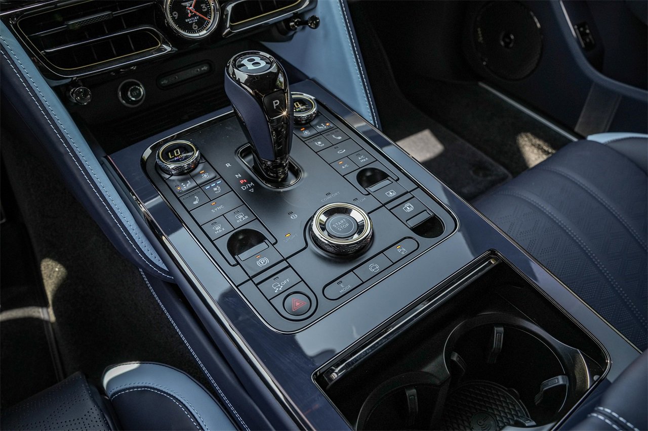 New 2025 Bentley Flying Spur Plug-In Hybrid image 29