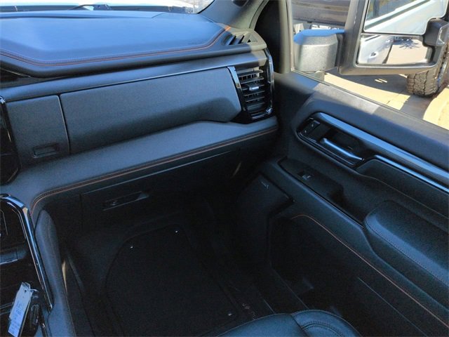 Used 2024 GMC Sierra 2500 AT4 w/ AT4 Premium Plus Package image 17
