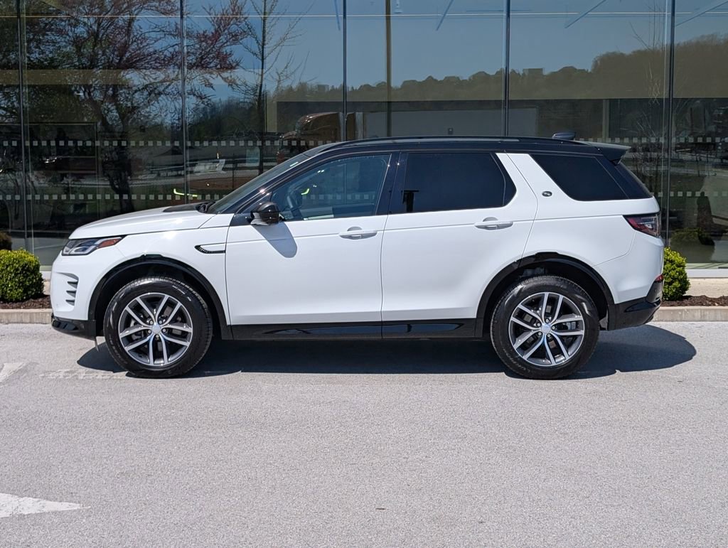 Used 2025 Land Rover Discovery Sport Dynamic SE image 2
