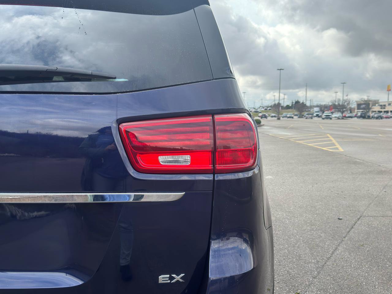 Used 2020 Kia Sedona EX image 5