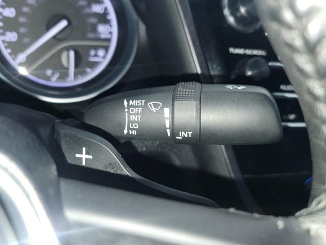Used 2020 Toyota Camry SE image 15