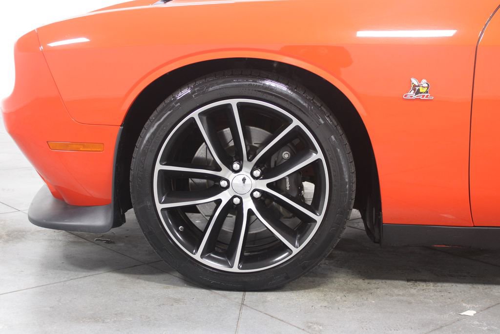 Used 2016 Dodge Challenger R/T Scat Pack w/ Leather Interior Group image 18