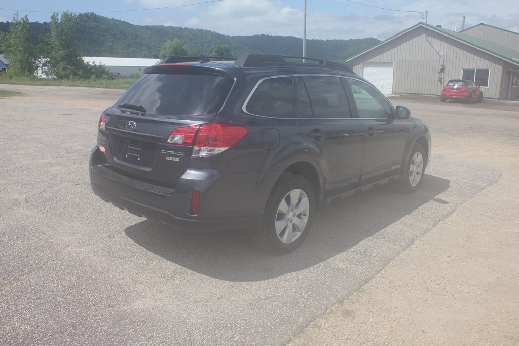 Used 2011 Subaru Outback 2.5i Limited AWD/4WD image 5