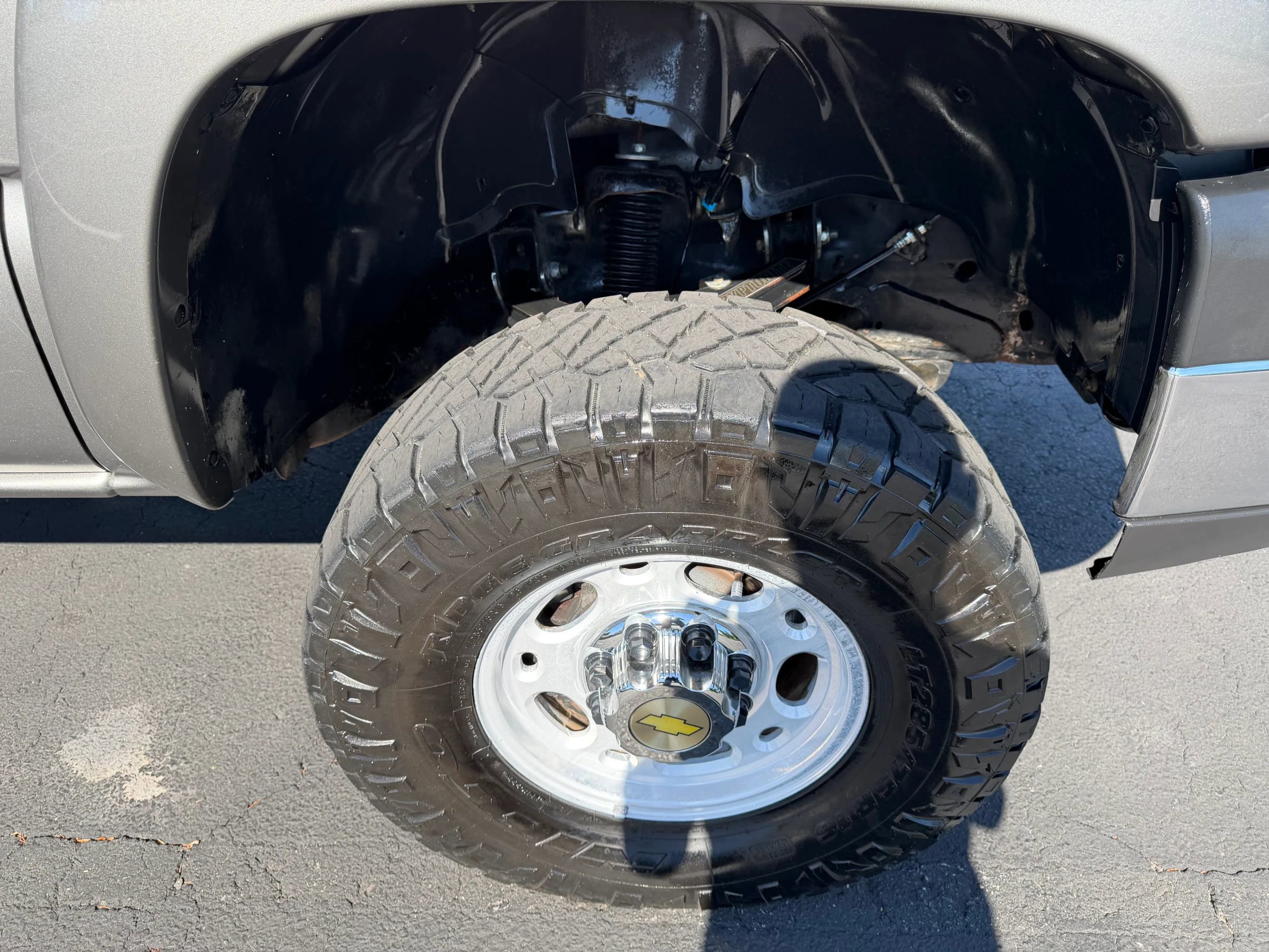 Used 2006 Chevrolet Silverado 2500 LT w/ Heavy-Duty Power Package image 14