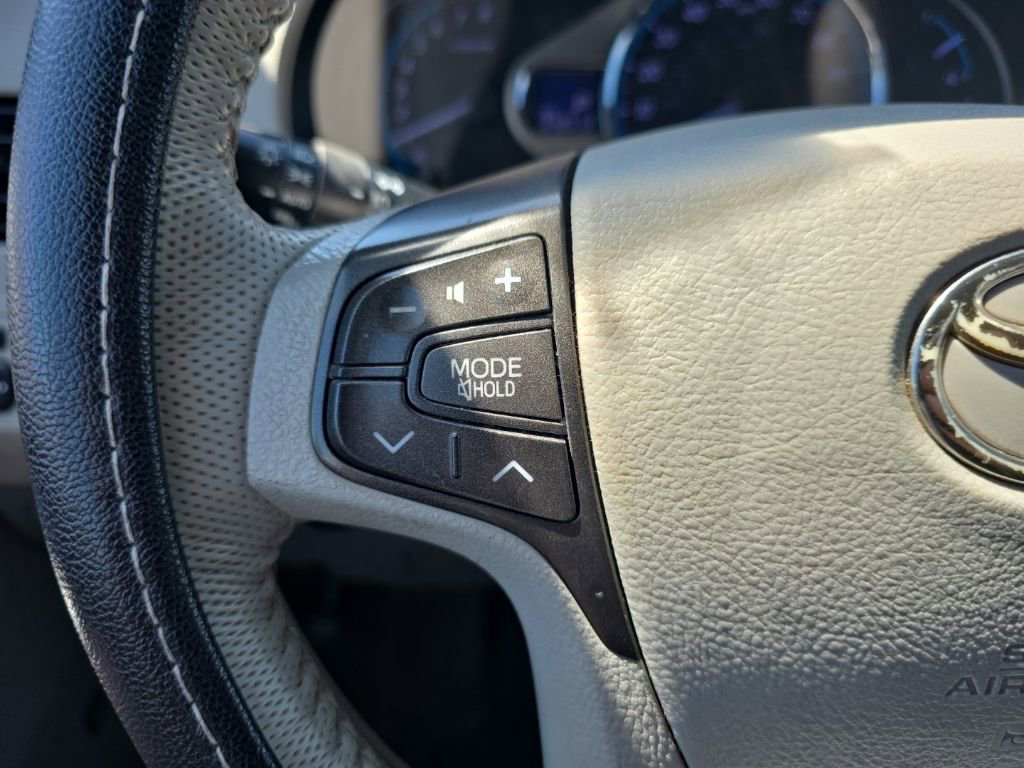 Used 2012 Toyota Sienna XLE w/ XLE Navigation Pkg image 20