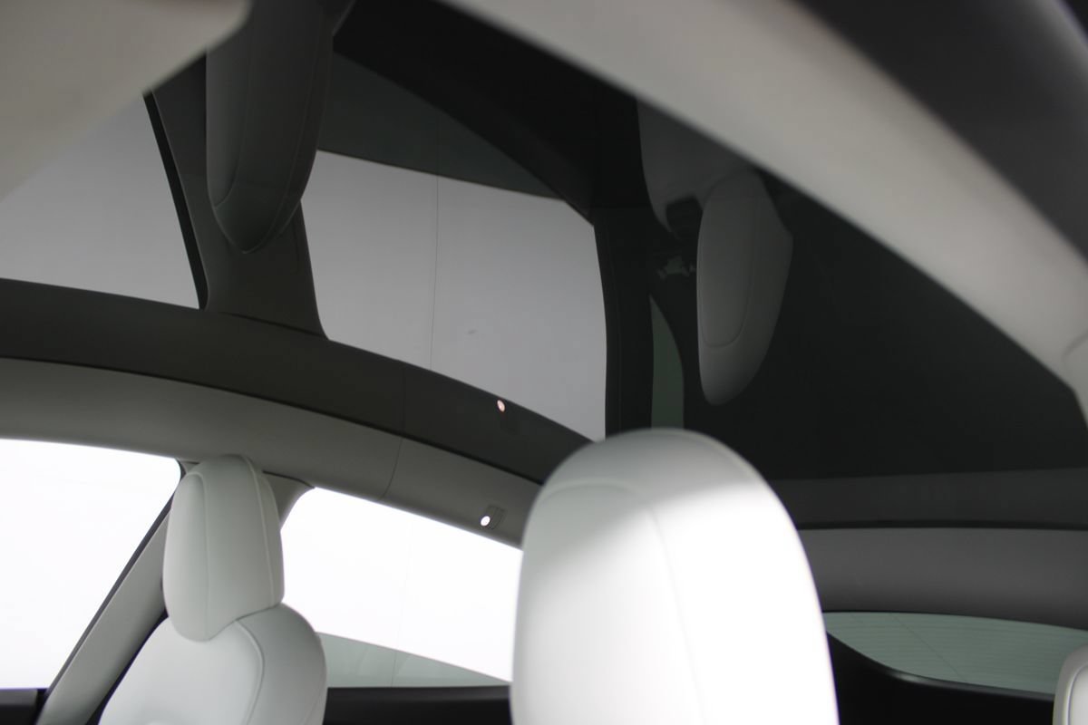 Used 2022 Tesla Model Y Performance AWD/4WD image 9