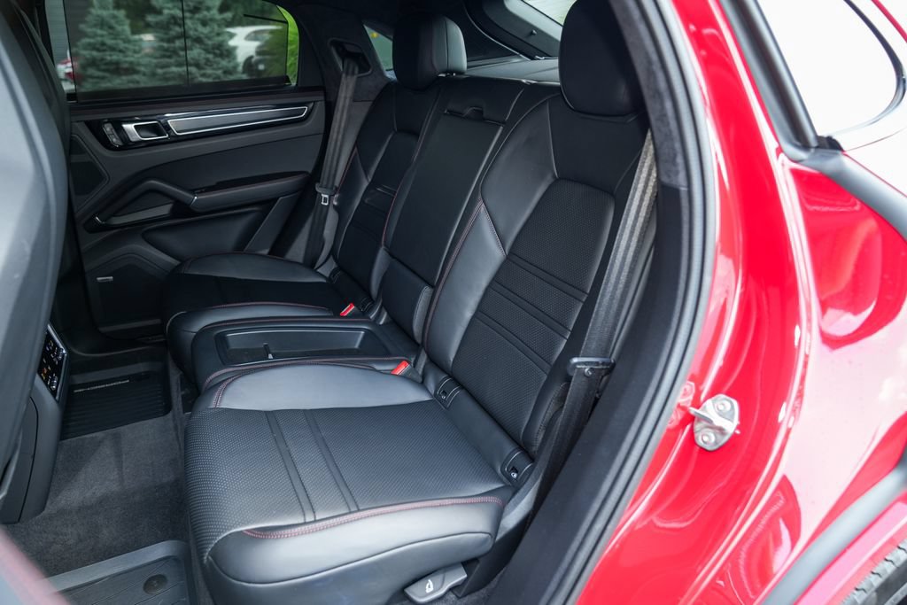 Certified 2023 Porsche Cayenne GTS AWD/4WD image 33