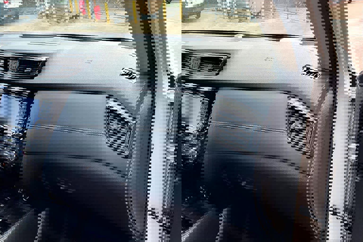 Used 2020 Nissan Rogue SL image 17