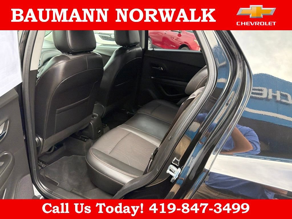 Used 2022 Chevrolet Trax LT w/ LT Convenience Package FWD image 35