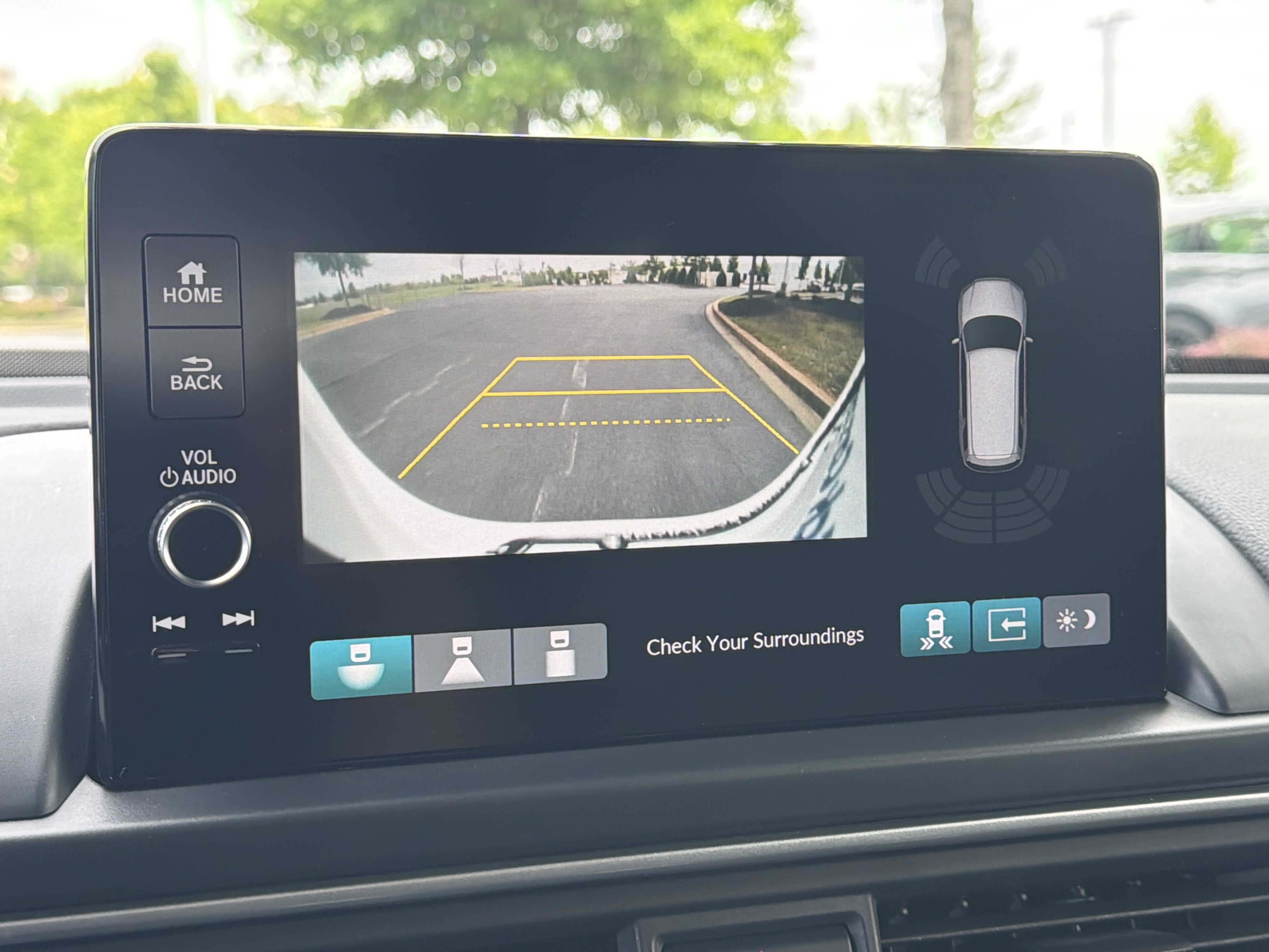Certified 2025 Honda Pilot Touring image 14