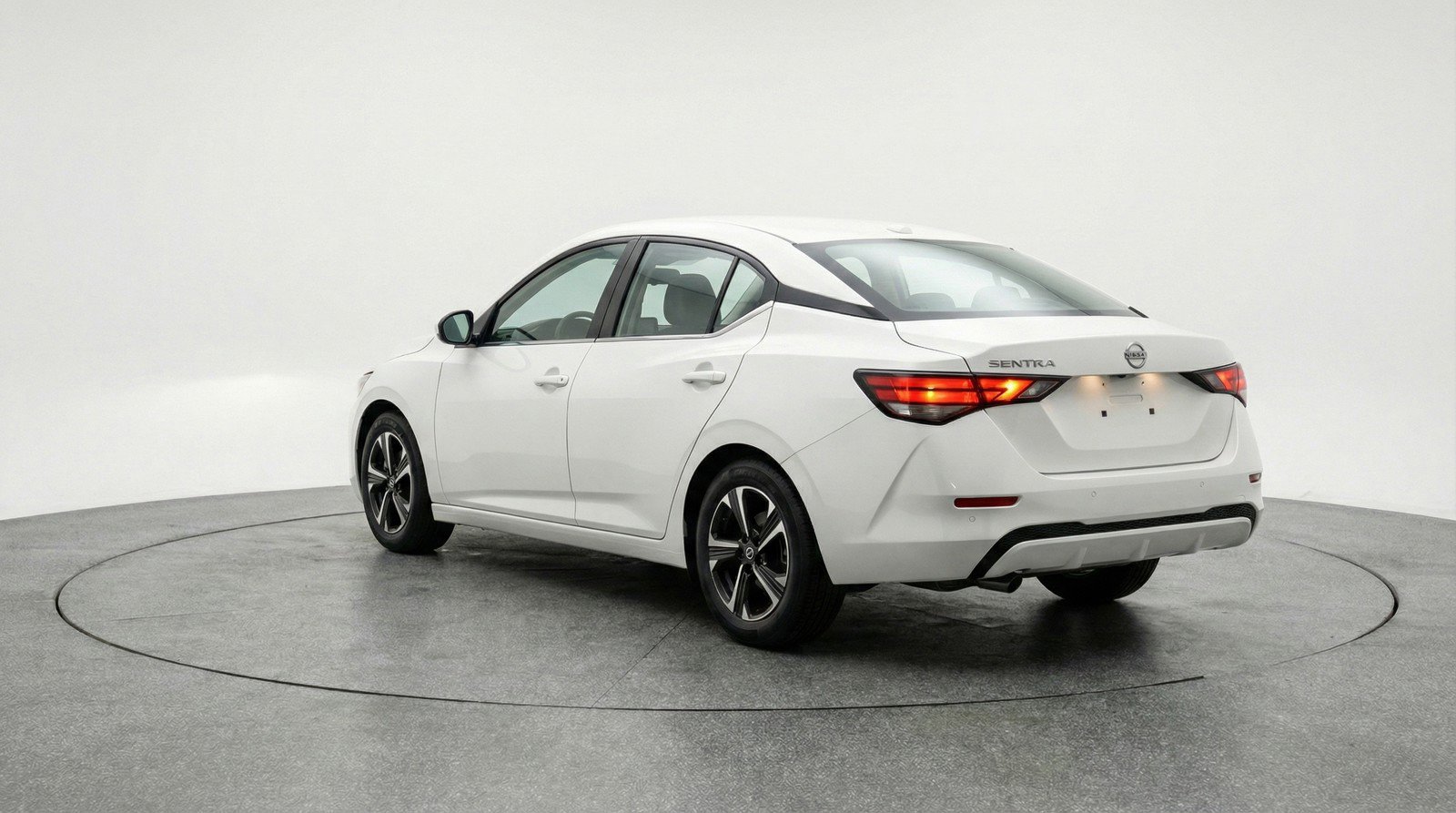 Used 2025 Nissan Sentra SV FWD image 6