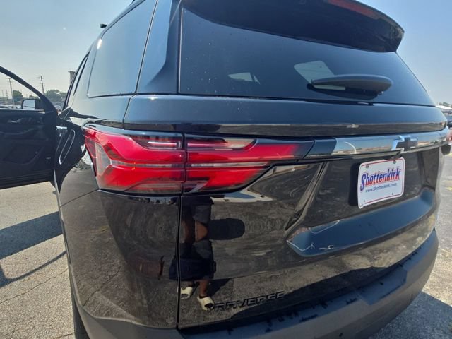 Used 2022 Chevrolet Traverse RS w/ LPO, 'HIT The Road' Package FWD image 29
