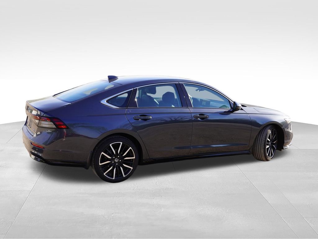 Used 2024 Honda Accord Touring image 4