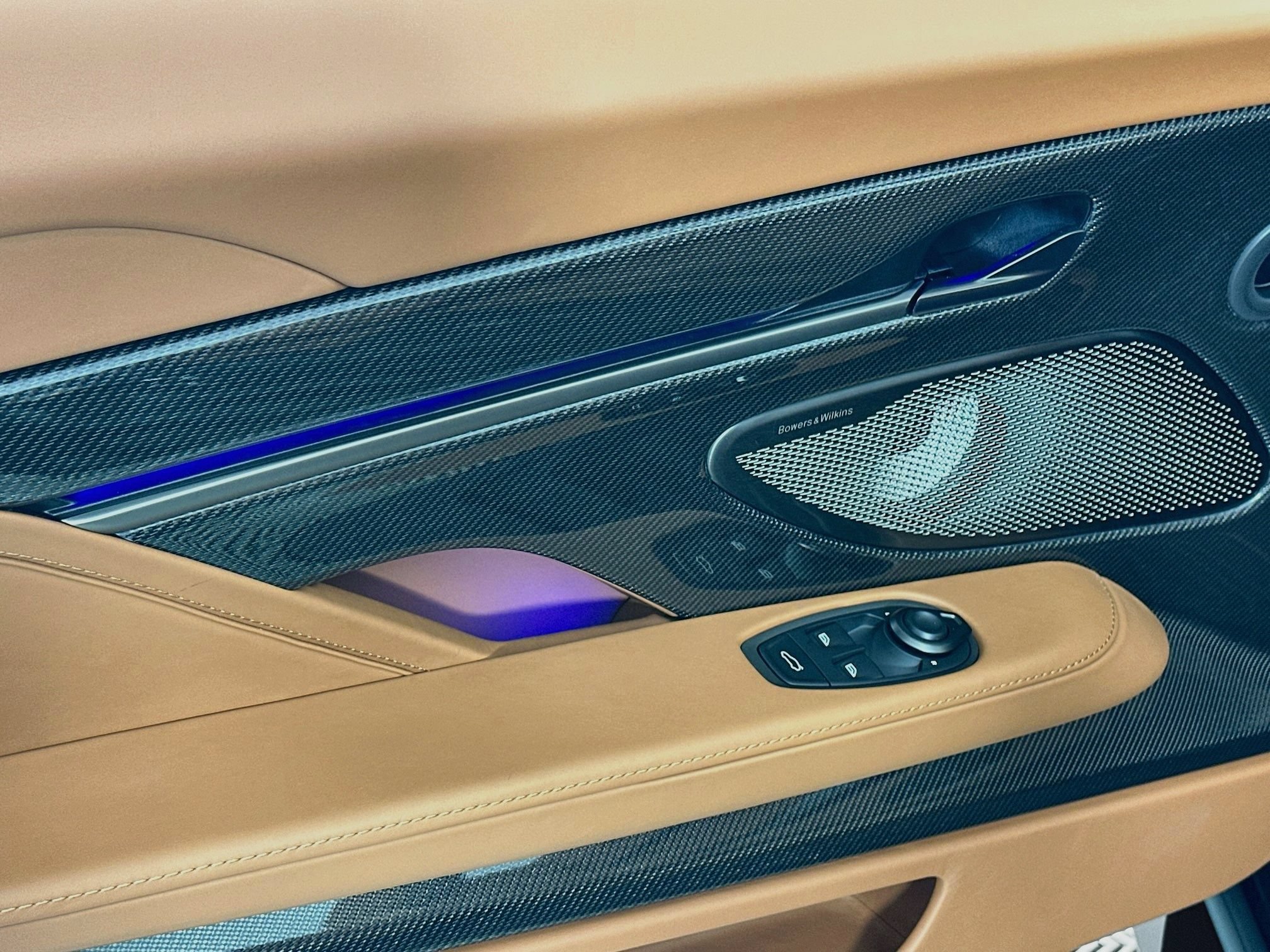 New 2026 Aston Martin Vanquish Convertible RWD image 15