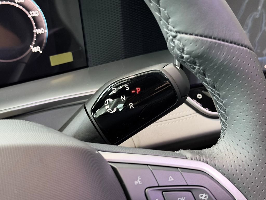 New 2026 Volkswagen Tiguan SE R-Line AWD/4WD image 14