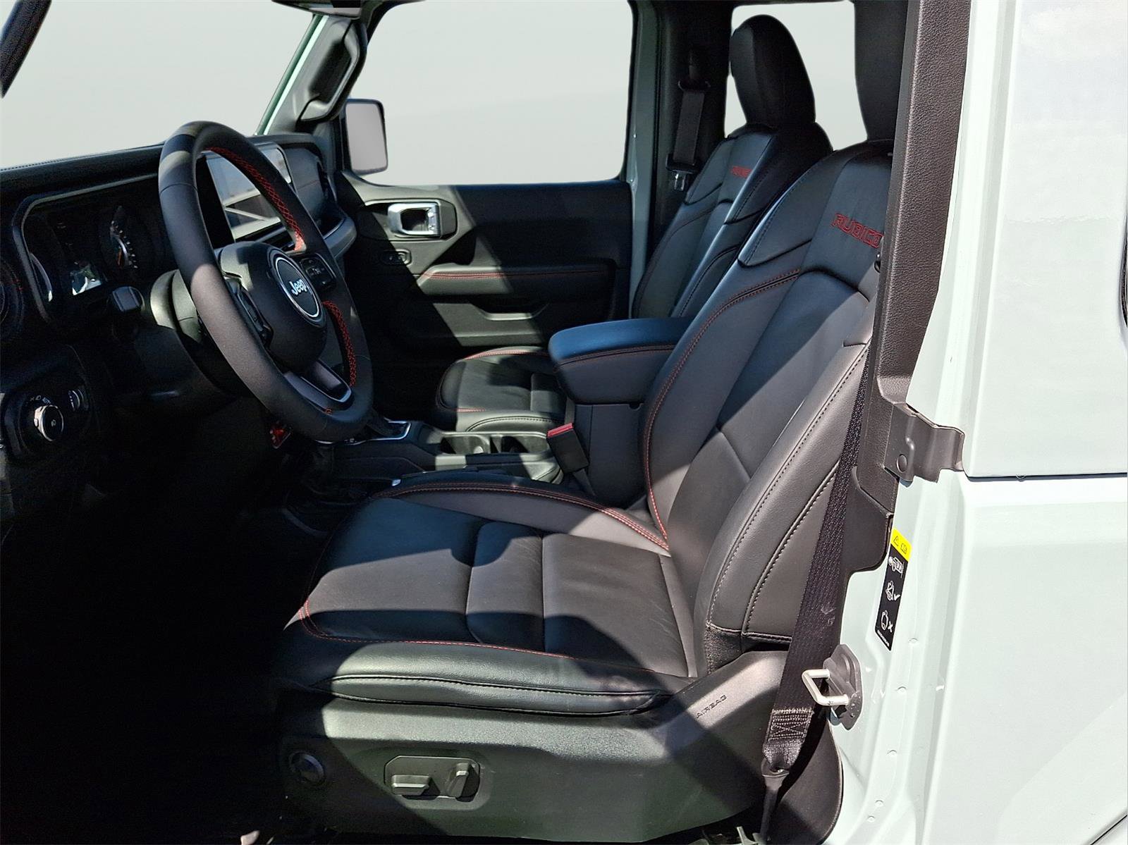 Certified 2024 Jeep Wrangler Rubicon image 31