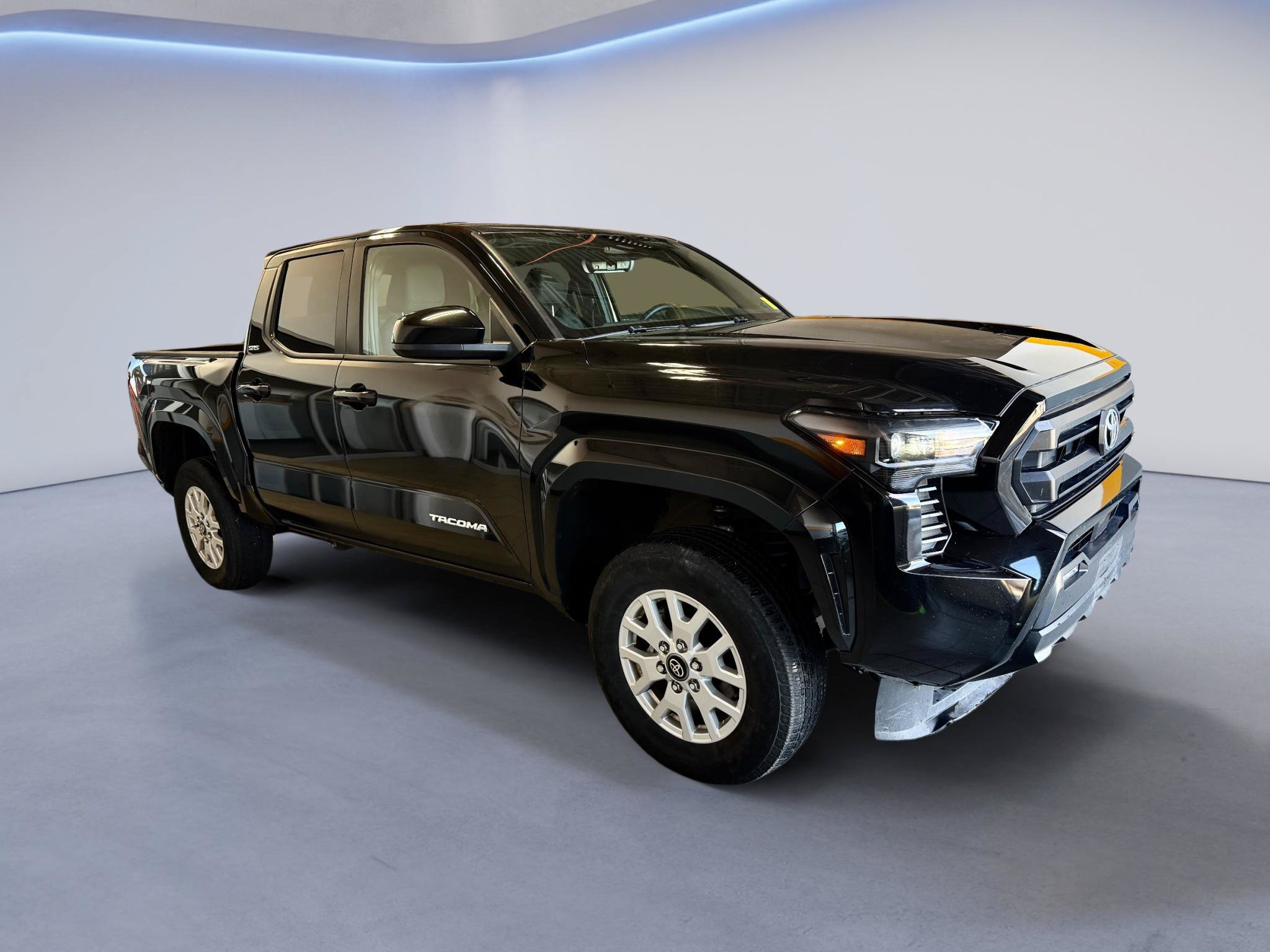 Used 2024 Toyota Tacoma SR5 AWD/4WD image 3