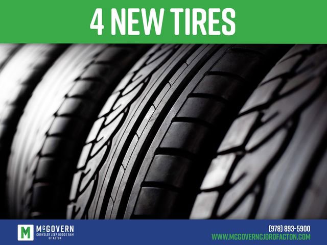 Used 2018 Chrysler 300 Limited w/ Safetytec Plus Group image 2