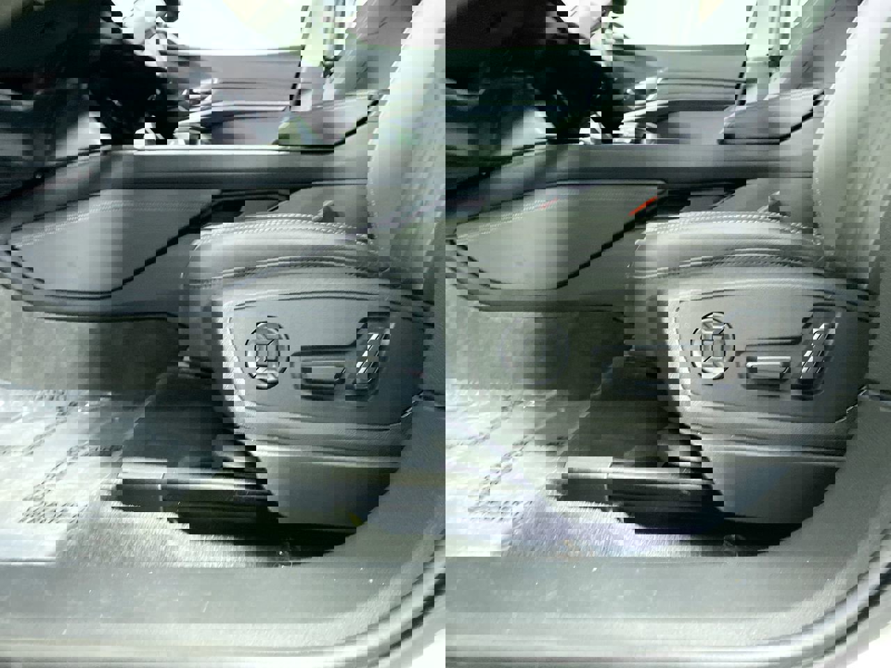 Certified 2022 Audi e-tron Premium w/ Convenience Plus Package image 21