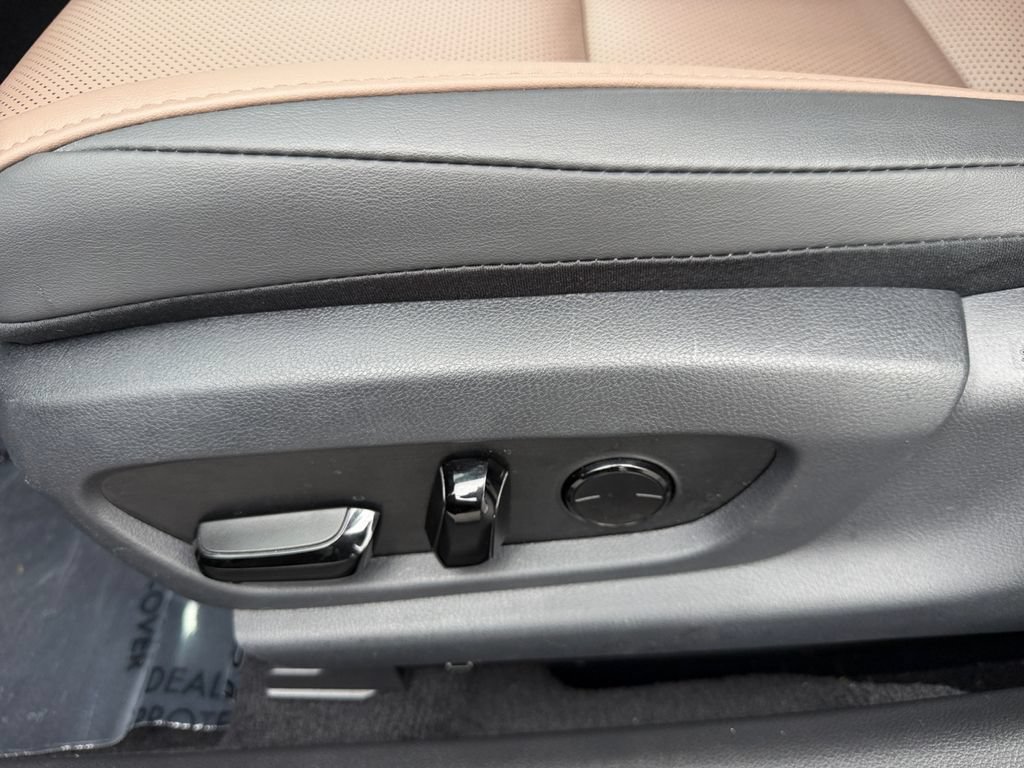 Certified 2025 Lexus ES 350 w/ Premium Package FWD image 16