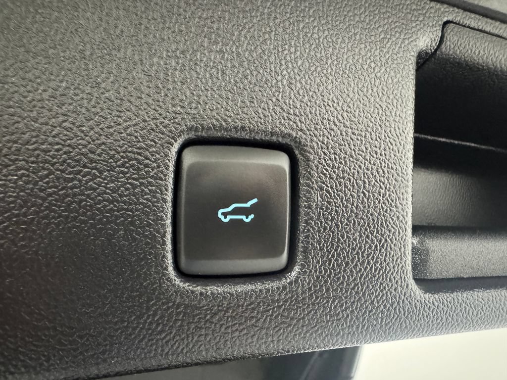 Used 2022 Ford Escape Titanium AWD/4WD image 38