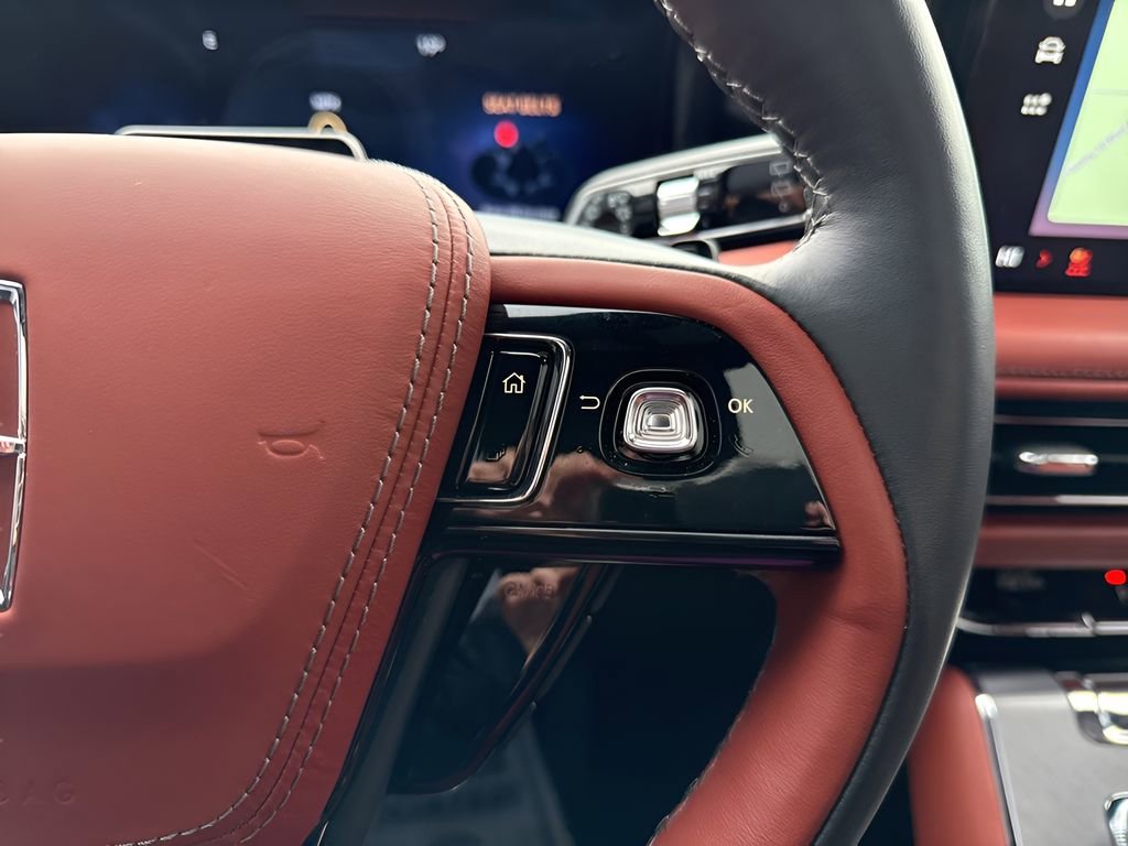 Used 2025 Lincoln Aviator Reserve w/ Jet Appearance Package image 39