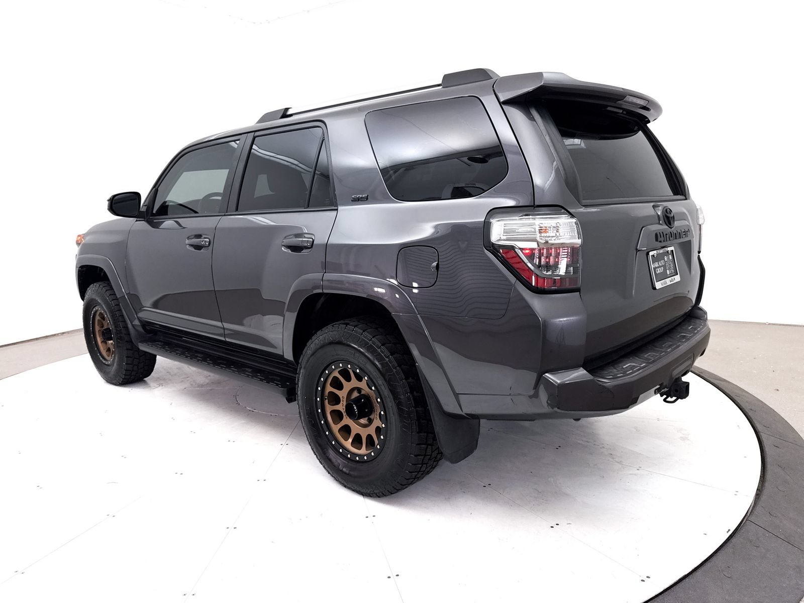 Used 2020 Toyota 4Runner SR5 AWD/4WD image 14