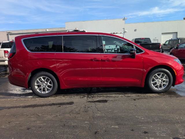 New 2026 Chrysler Voyager LX image 2
