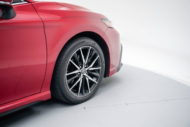 Used 2023 Toyota Camry SE FWD image 12