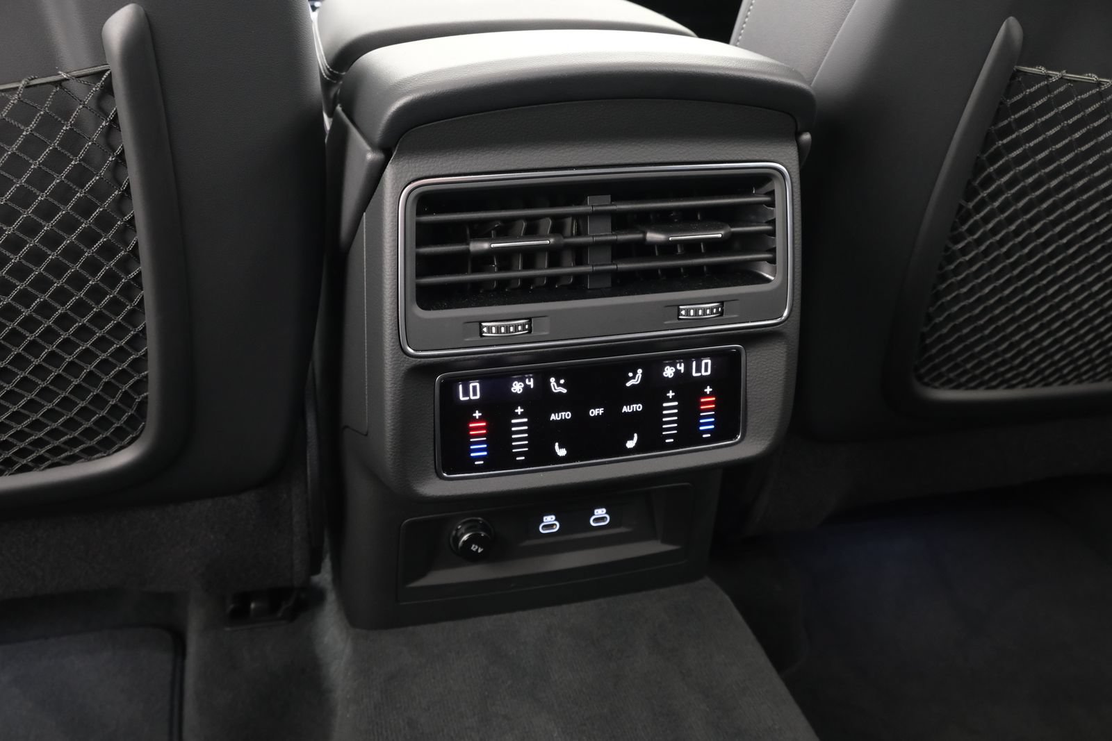 Used 2025 Audi Q8 Premium Plus AWD/4WD image 34