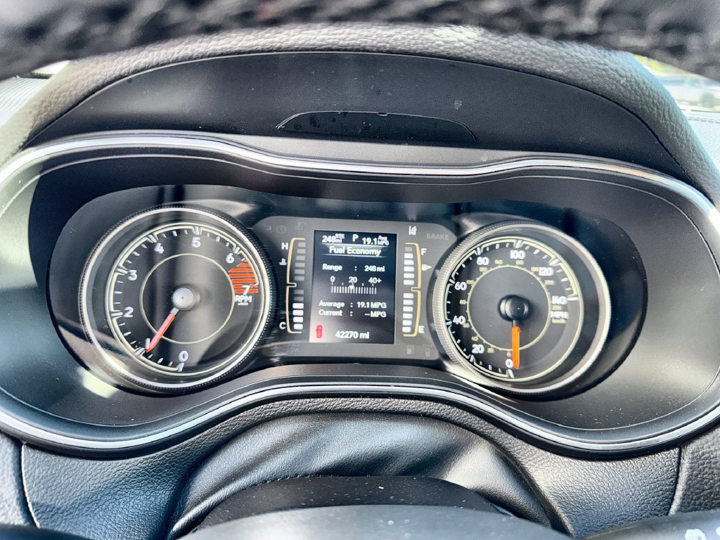Used 2021 Jeep Cherokee Latitude Plus AWD/4WD image 10