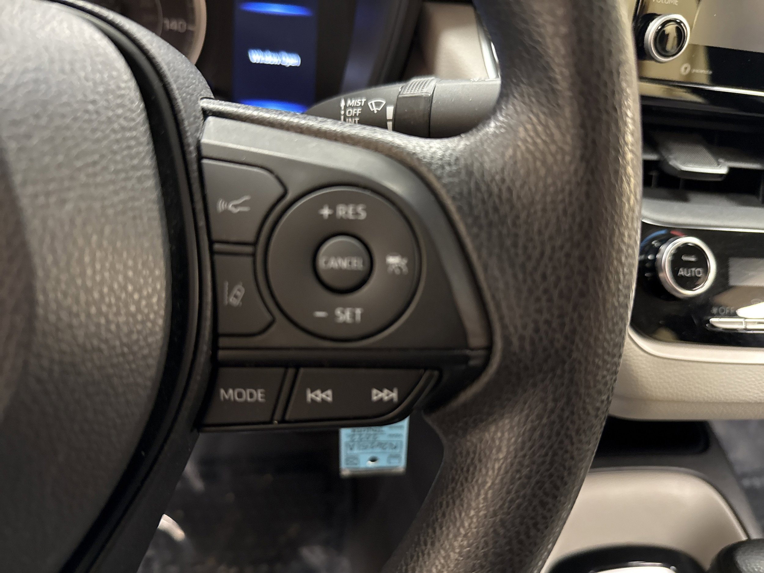 Used 2022 Toyota Corolla LE FWD image 39