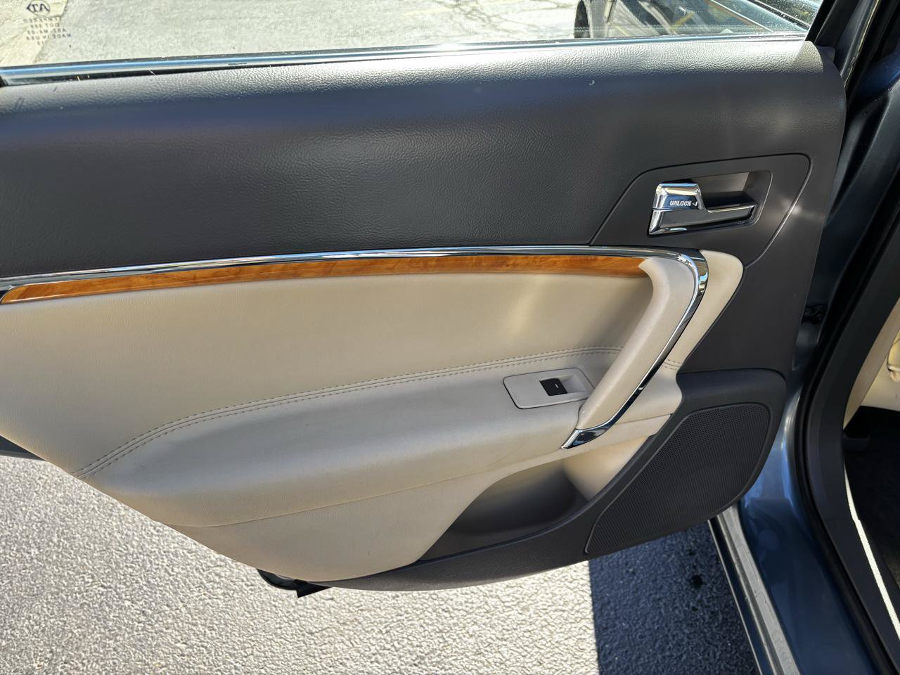 Used 2012 Lincoln MKZ FWD image 19