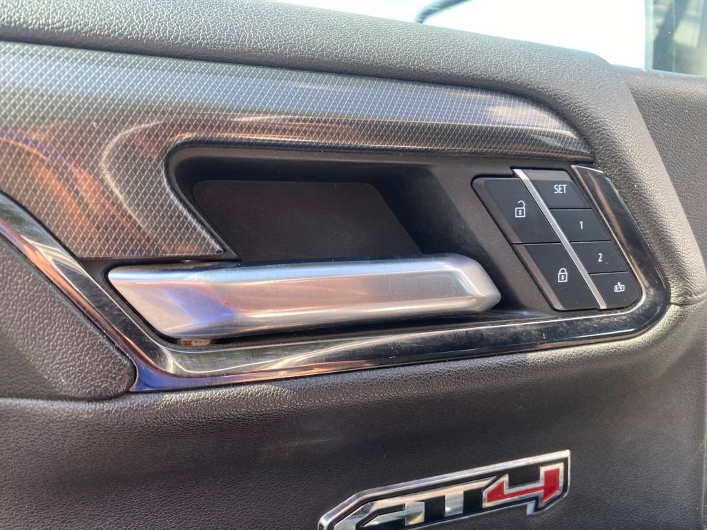 Used 2024 GMC Sierra 1500 AT4 w/ Technology Package AWD/4WD image 13