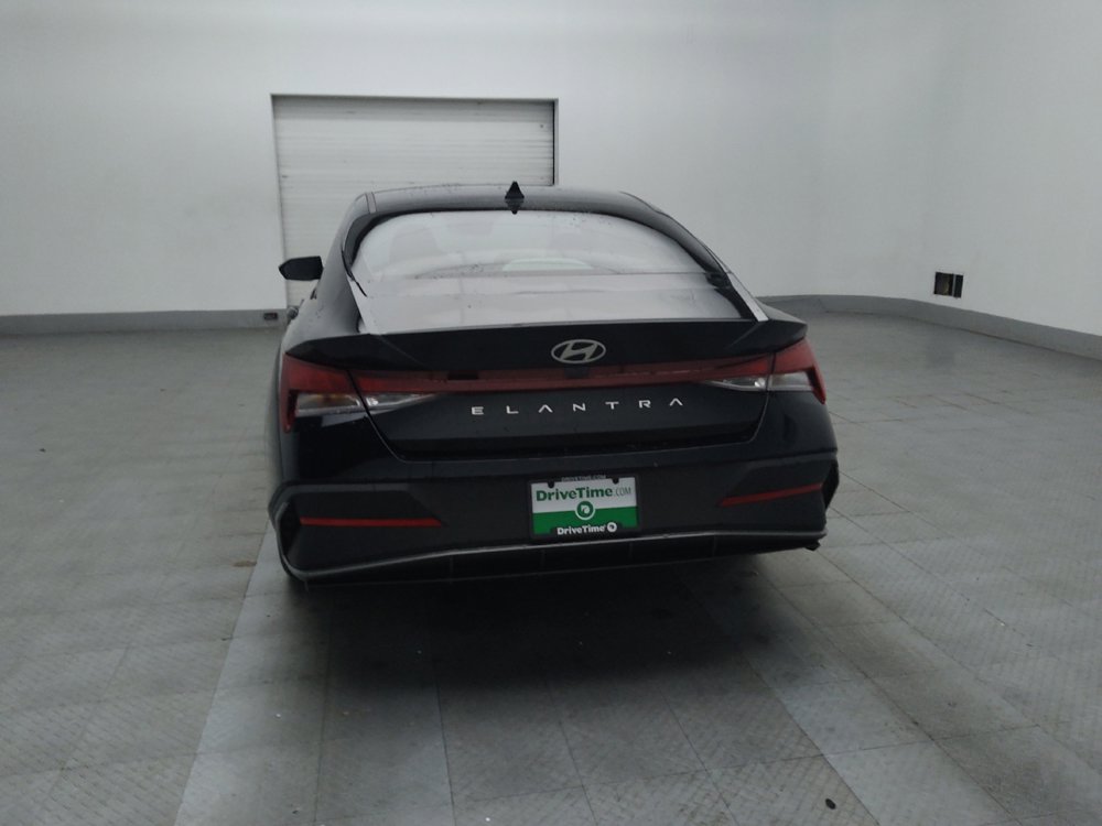 Used 2025 Hyundai Elantra SE image 6